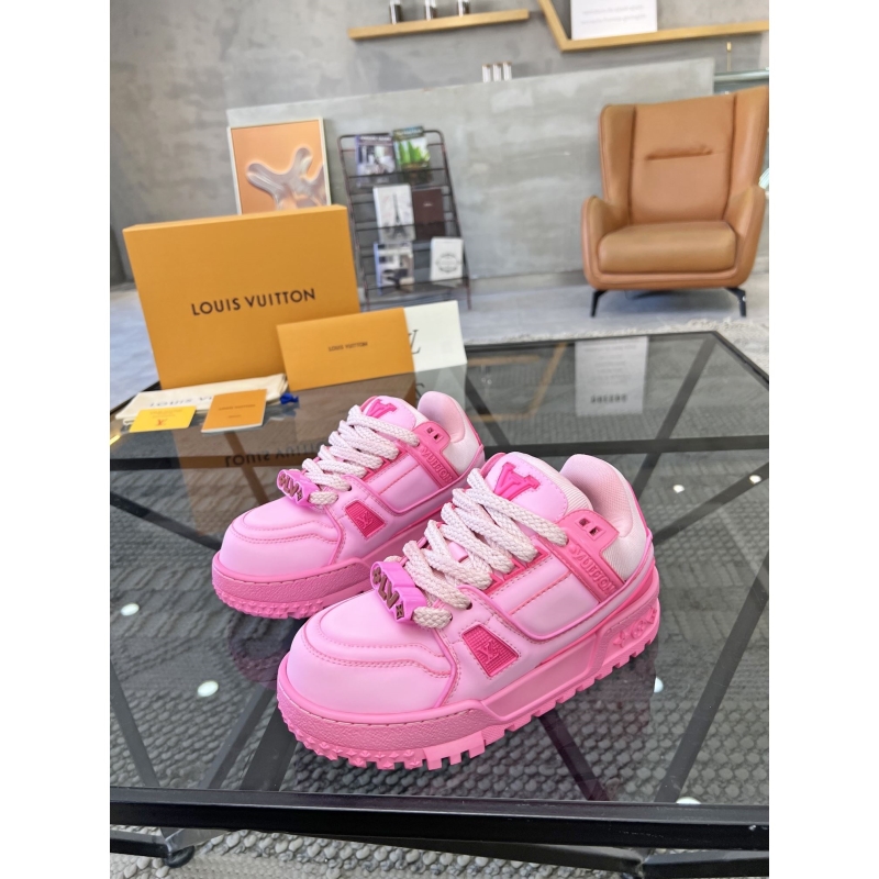 l**is V*t*n sneakers